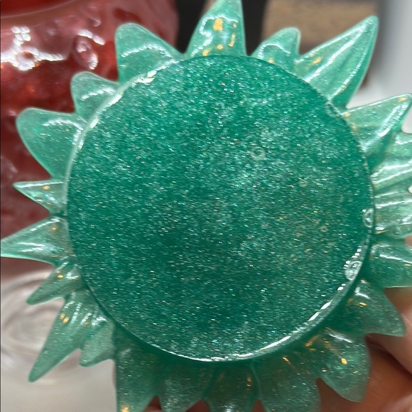 Elegant Red Resin Strawberry Jar - Picture 7 of 12